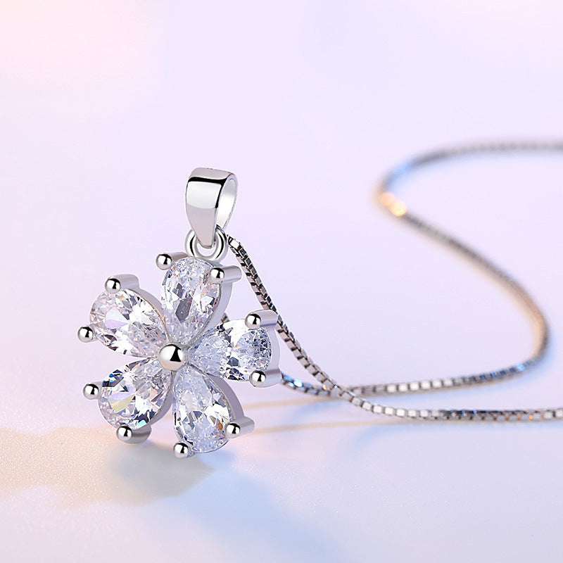 Close photo shoot of Shiny White Flower Necklace