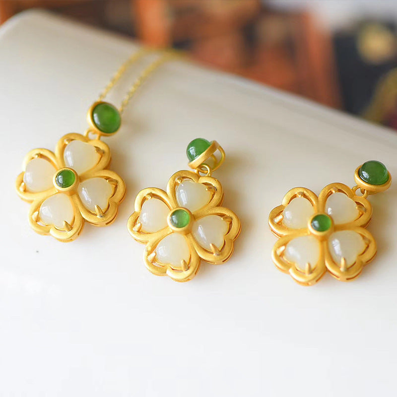 Three white pendants of Gold Green Clover Necklace