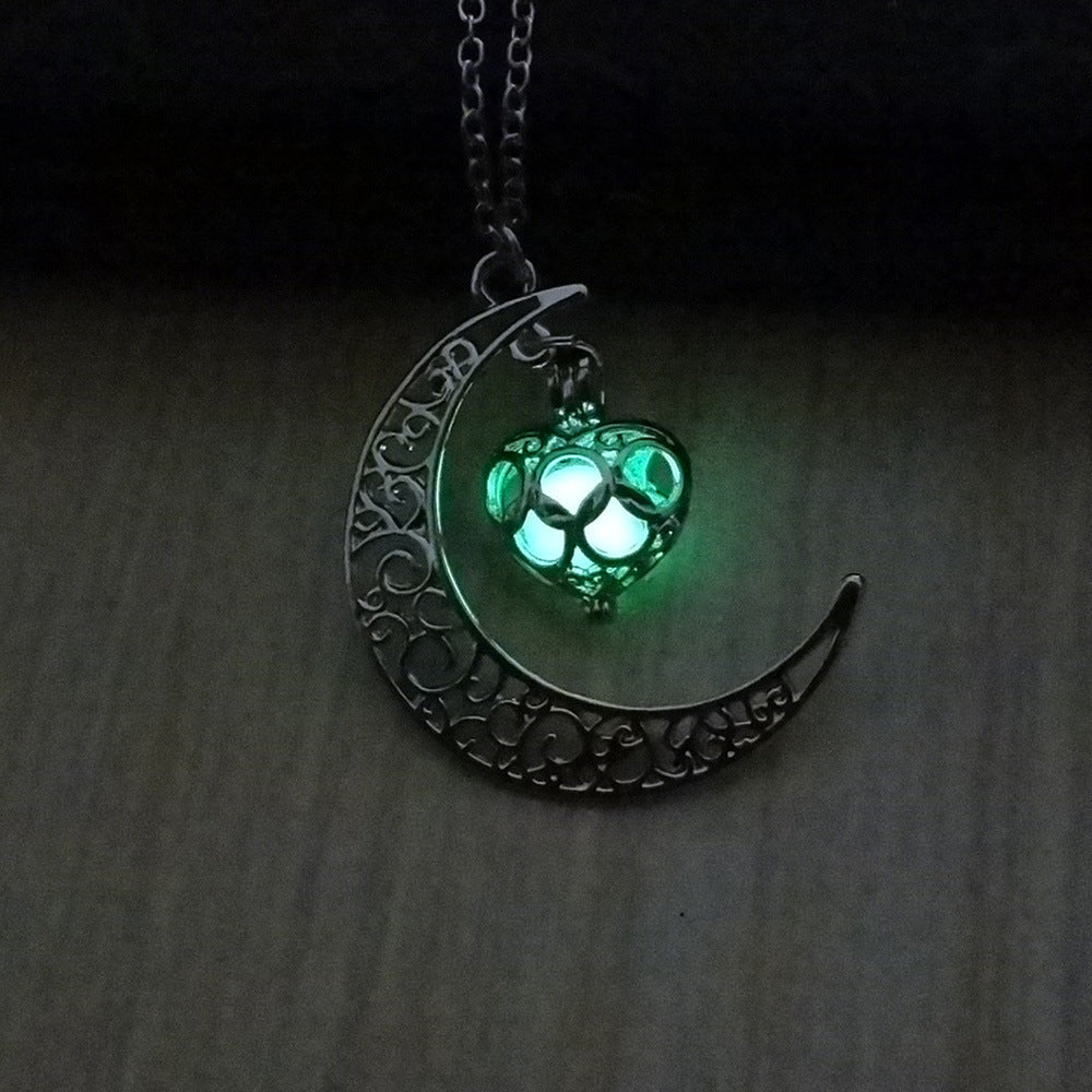 Green Colored Glowing Necklace Pendant