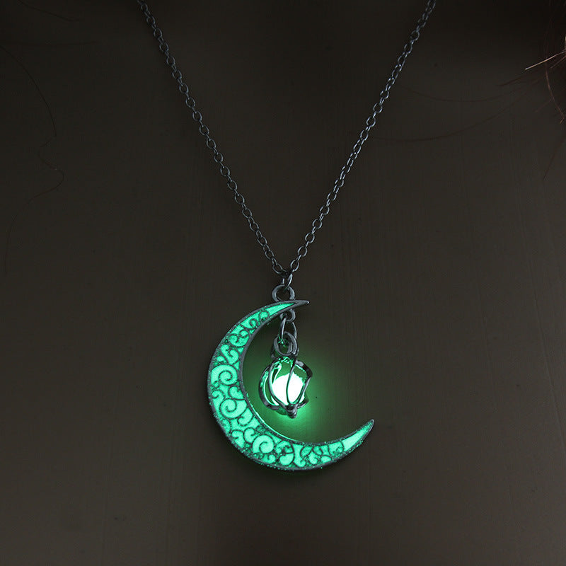 Green Colored Glowing Silver Plated Necklace for Women