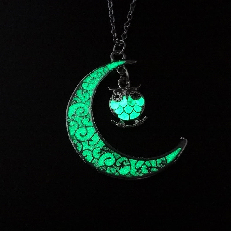 Beautiful Green Glowing Silver Plated Necklace for Women