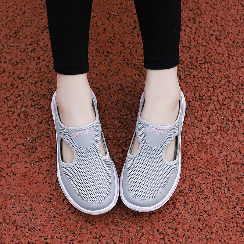 Girl wearing Mesh Shoes Summer Sports Slippers