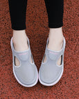 Girl wearing Mesh Shoes Summer Sports Slippers