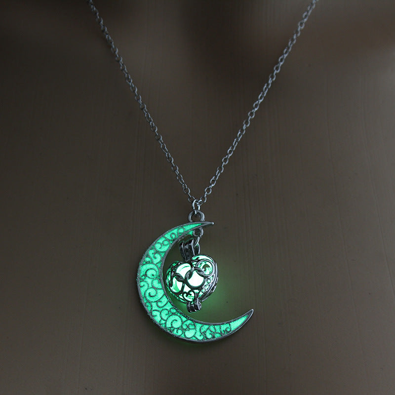 Stylish Green Glowing Silver Plated Necklace for Women